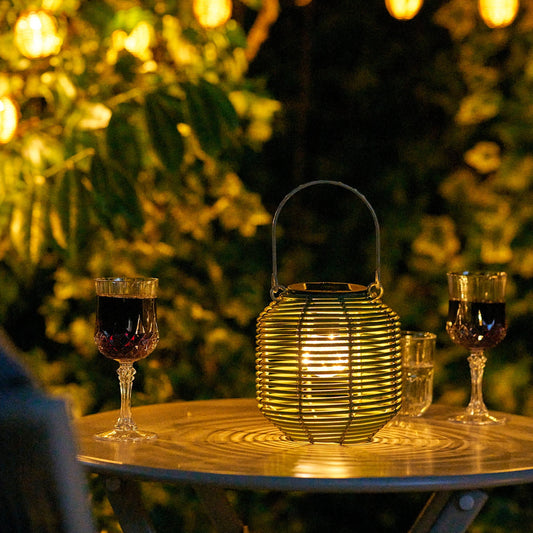 Crewe lantaarn met zonnepaneel - sfeerverlichting in tuin