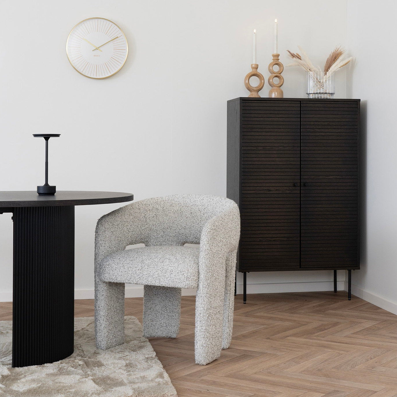 Lyneham draadloze tafellamp - op tafel in minimalistische nordic setting