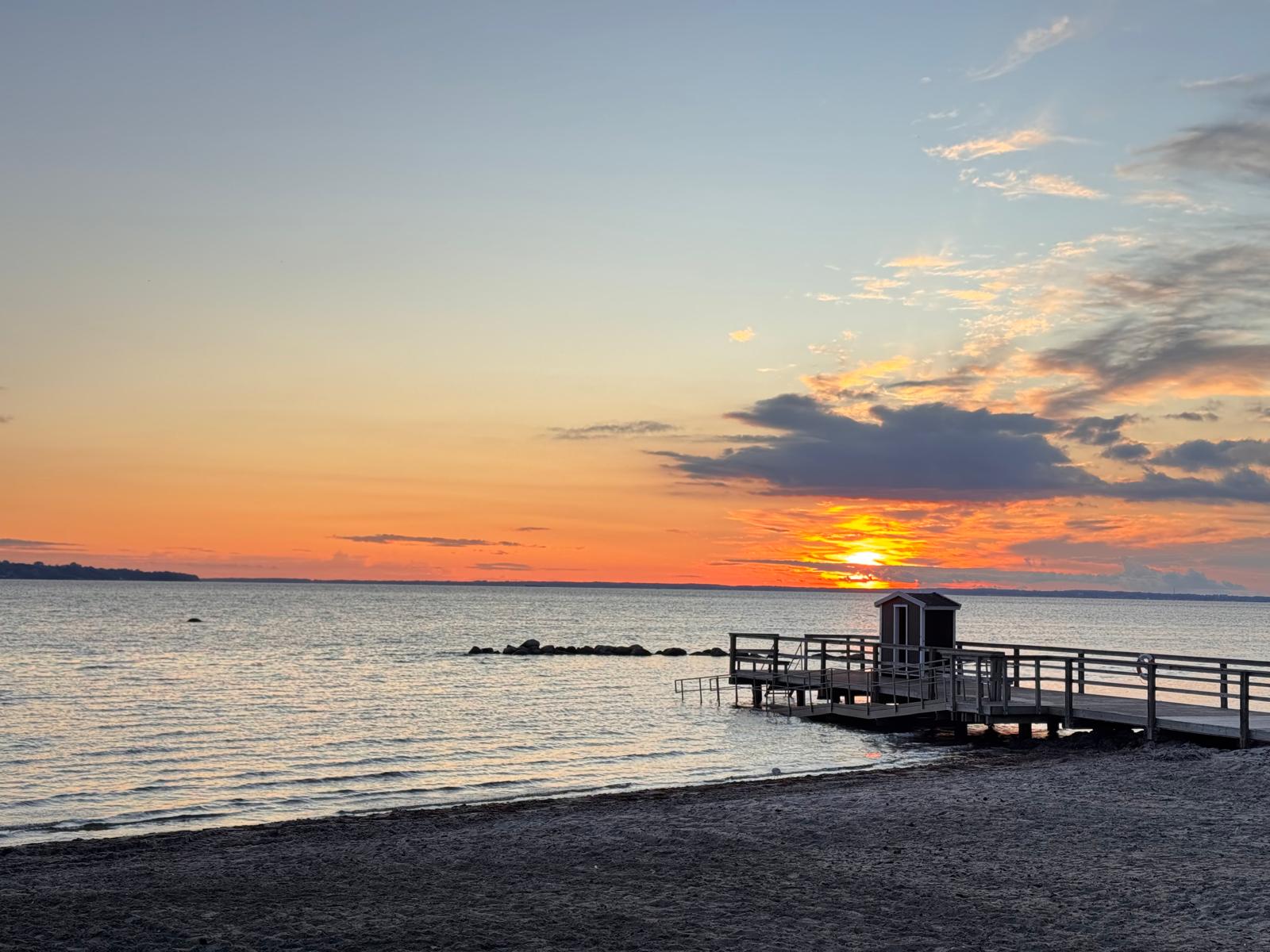 Ondergaande zon bij Lil-Olas Brygga Landskrona