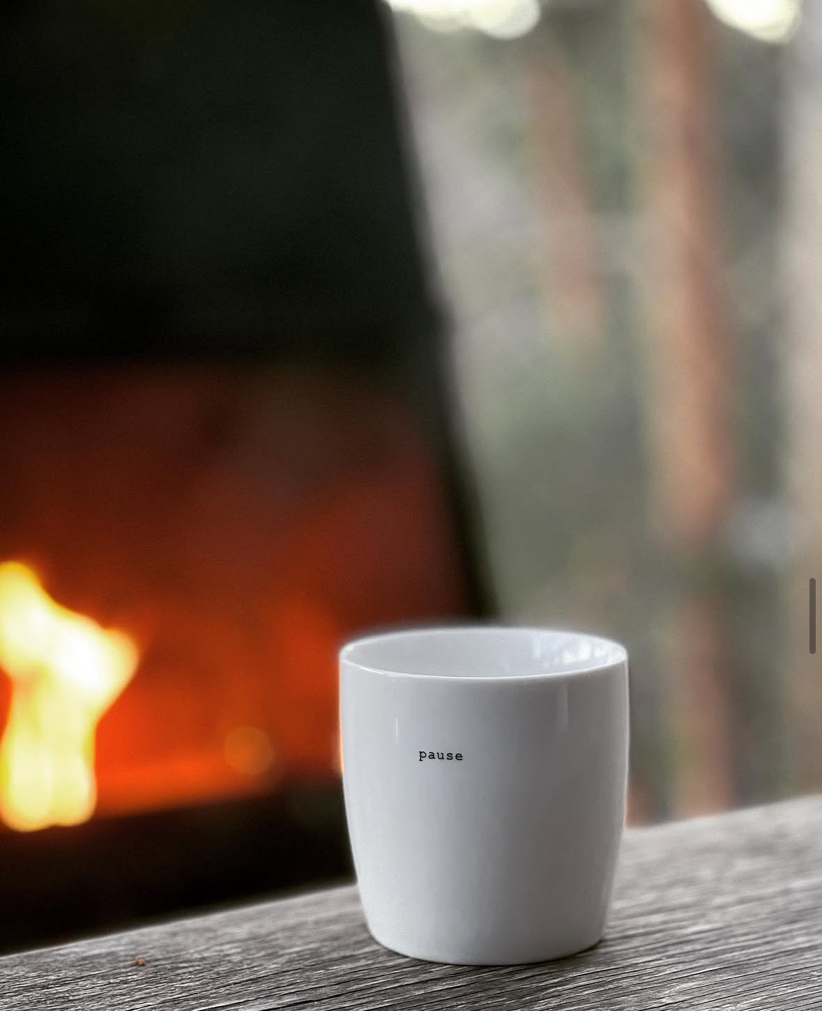 Sogne koffiemok met oor - pause opschrift - fika moment bij haardvuur